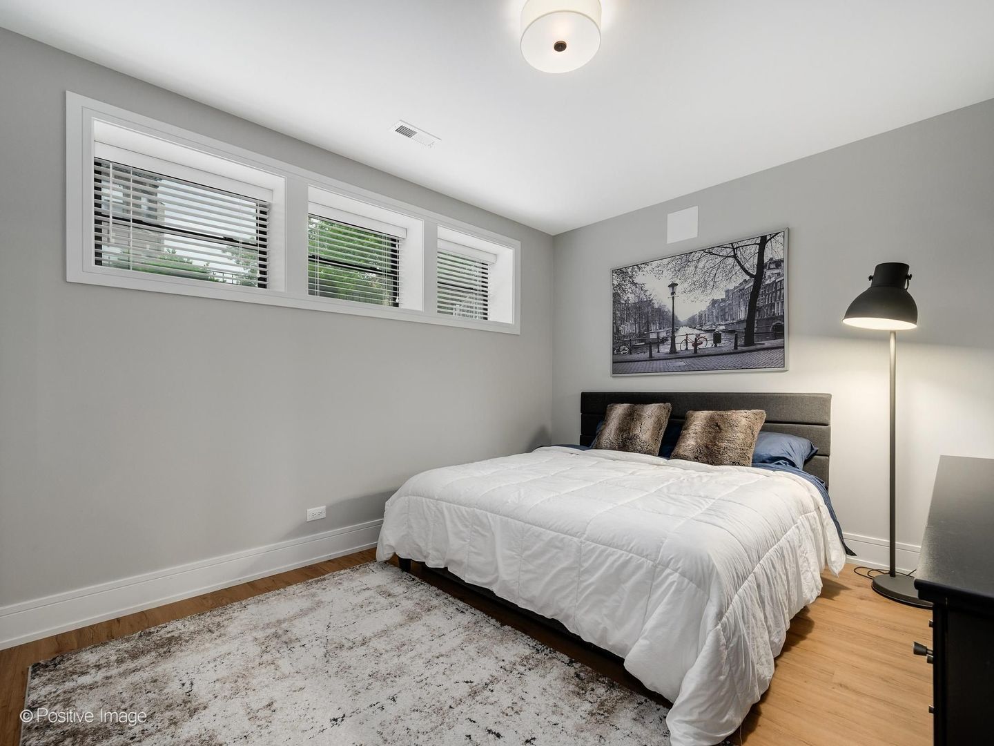 2153 West Fletcher Street Chicago, IL 60618 - Photo 36 of 41