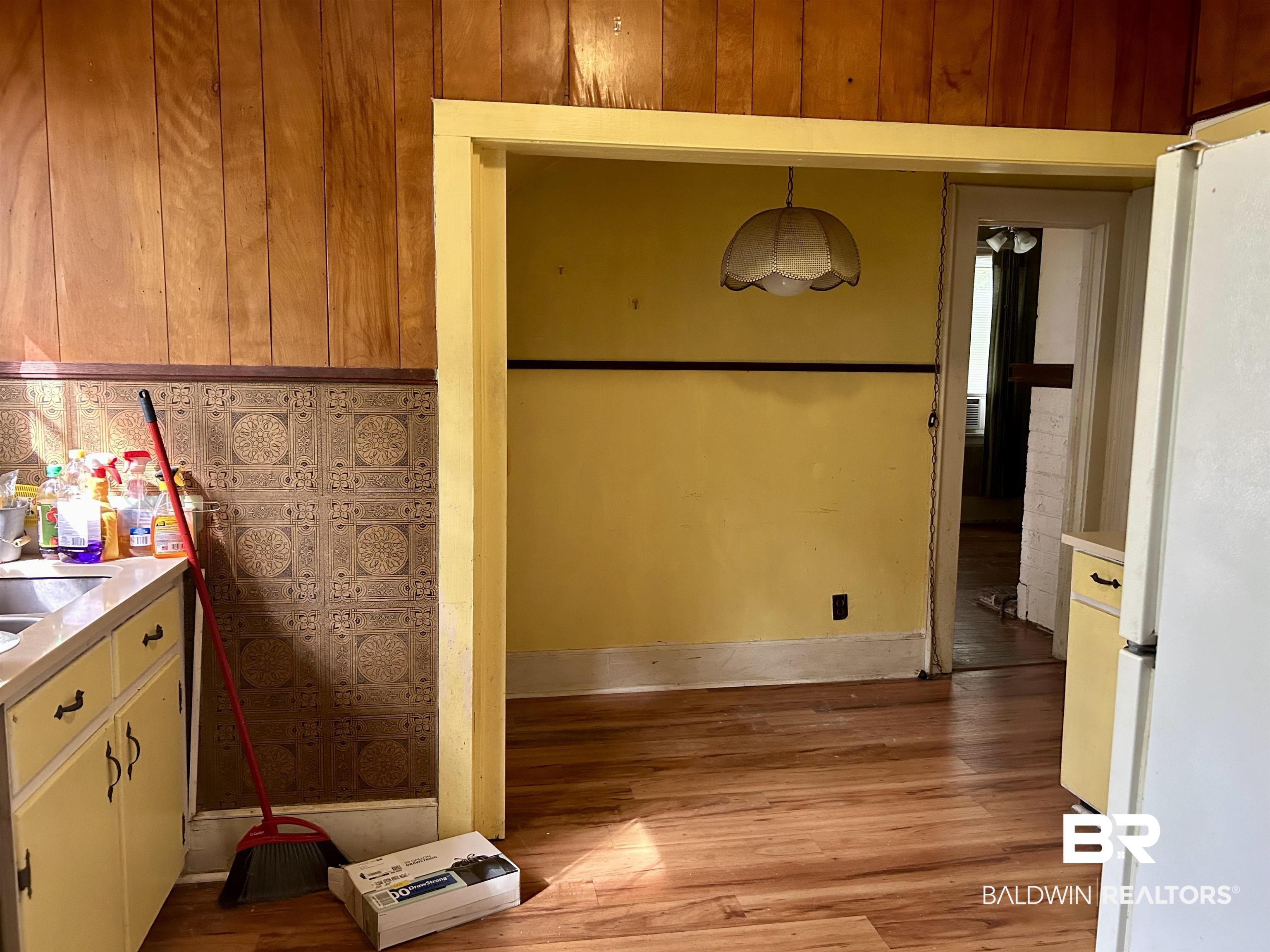 202 4th Street Mobile, AL 36611 - Photo 9 of 27