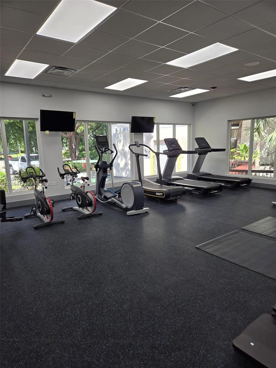 16909 North Bay Road, Unit 1020 Sunny Isles Beach, FL 33160 - Photo 33 of 37