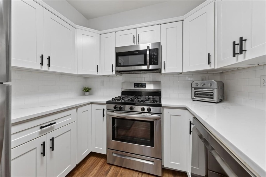 26 School Street, Unit 210 Hull, MA 02045 - Photo 1 of 32