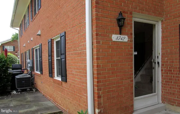 $265,000 | 8742 Walutes Circle, Alexandria, VA 22309