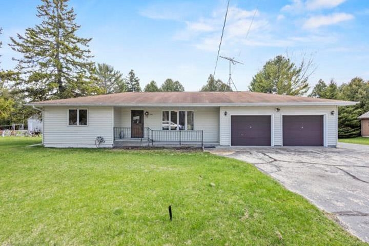 3801 Whitefish Bay Road Sturgeon Bay, WI 54235 - Photo 3 of 36