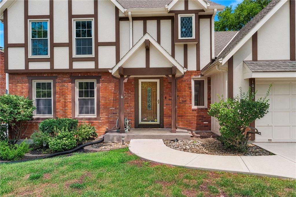 10183 Switzer Road Overland Park, KS 66212 - Photo 4 of 49 Gallery Image 4