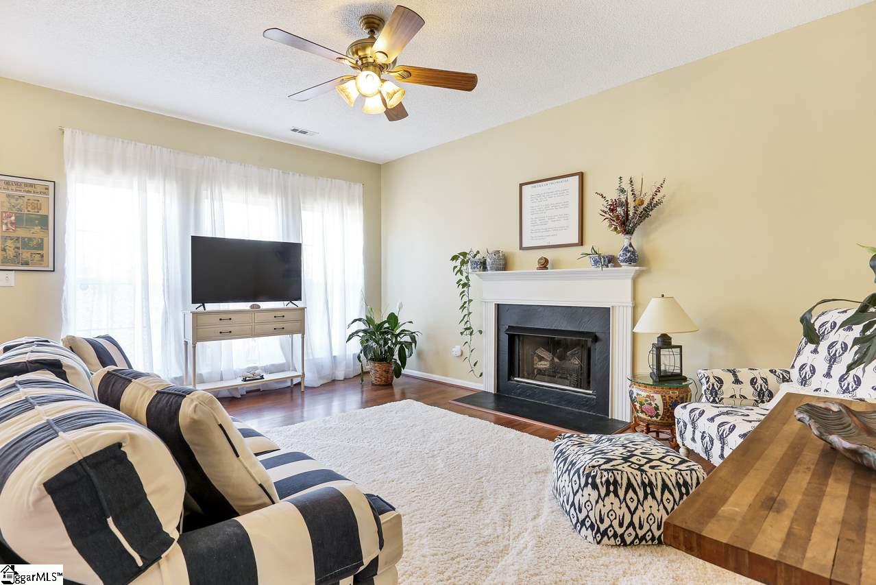 404 Goldenrain Way Simpsonville, SC 29680 - Photo 14 of 34 Gallery Image 14