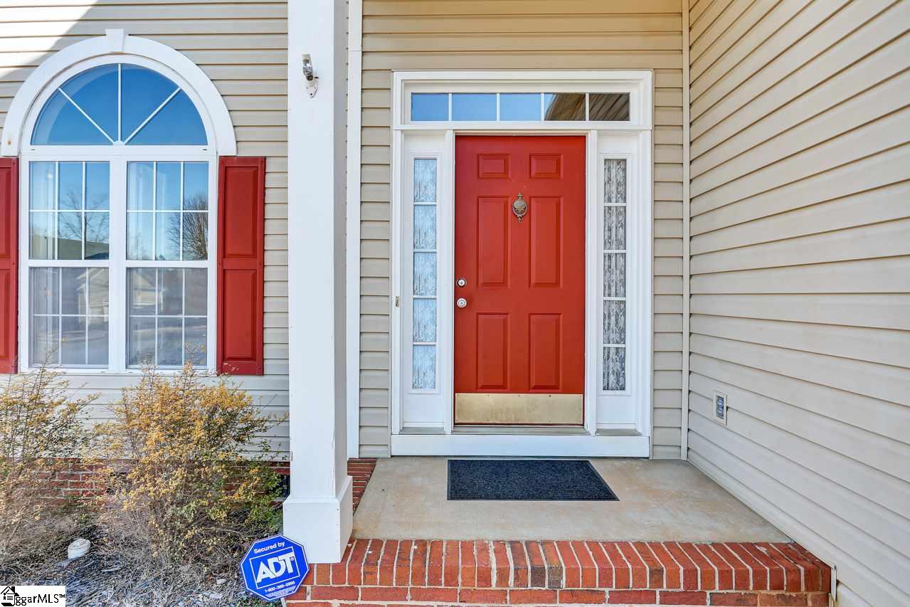 404 Goldenrain Way Simpsonville, SC 29680 - Photo 3 of 34 Gallery Image 3