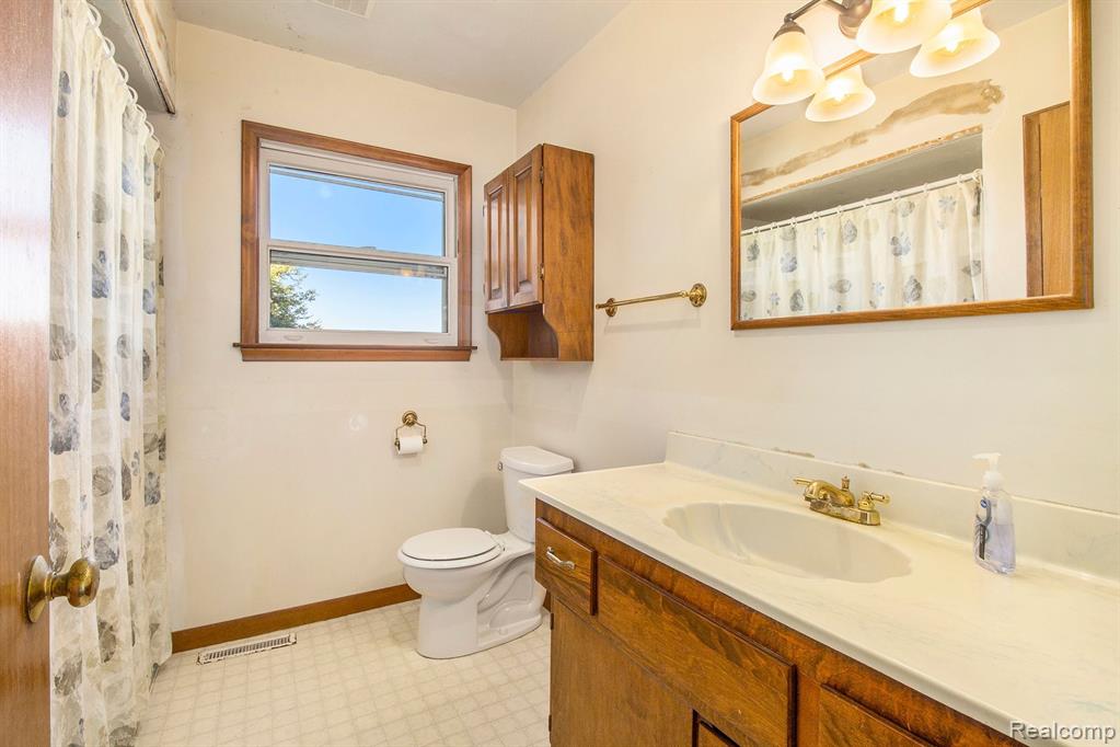 6185 Allen Road Fenton, MI 48430 - Photo 12 of 20