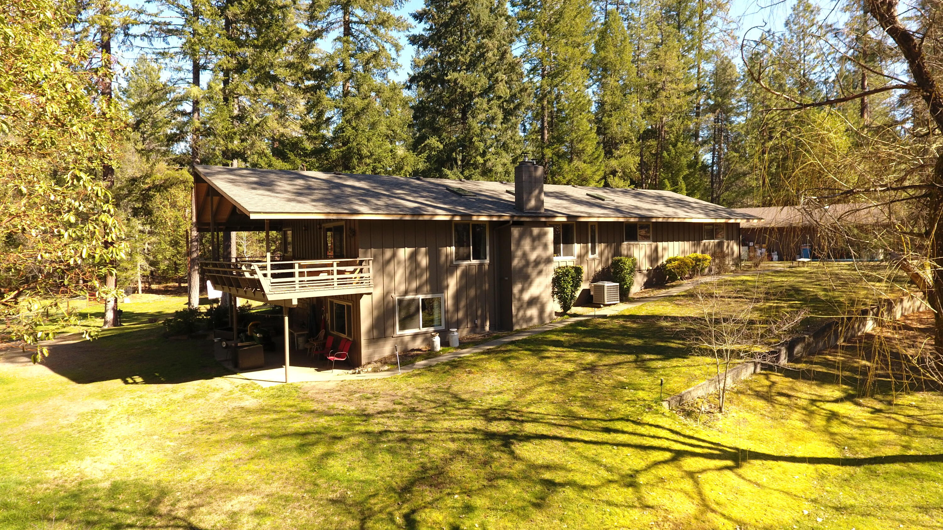 1625 Robertson Bridge Road Grants Pass, OR 97526 - Photo 20 of 45 DJI_0005
