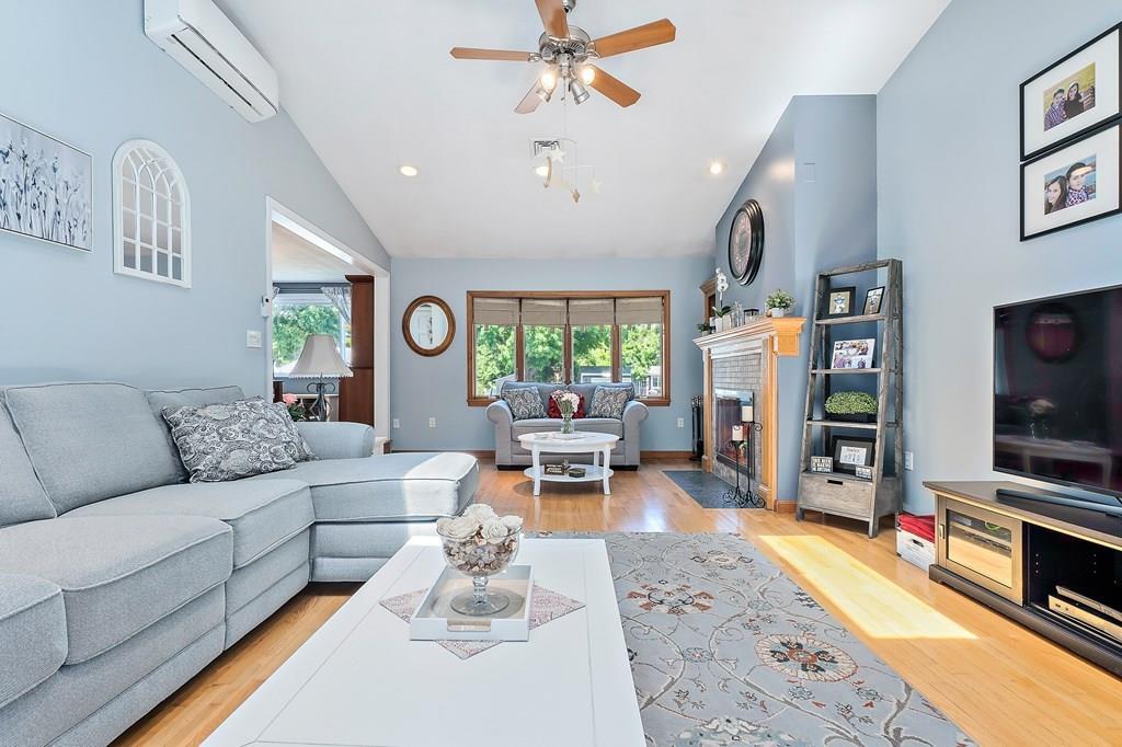 13 Laurine Road Danvers, MA 01923 - Photo 4 of 41 Gallery Image 4