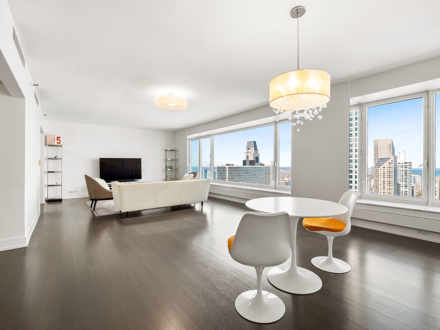 161 East Chicago Avenue, Unit 42H Chicago, IL 60611 - Photo 7 of 33