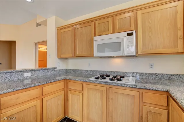 $1,650 | 71 East Agate Avenue, Unit 405, Las Vegas, NV 89123