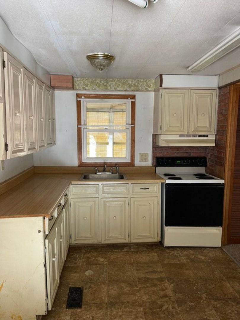 6 Kirkwood Road Hooksett, NH 03106 - Photo 4 of 10