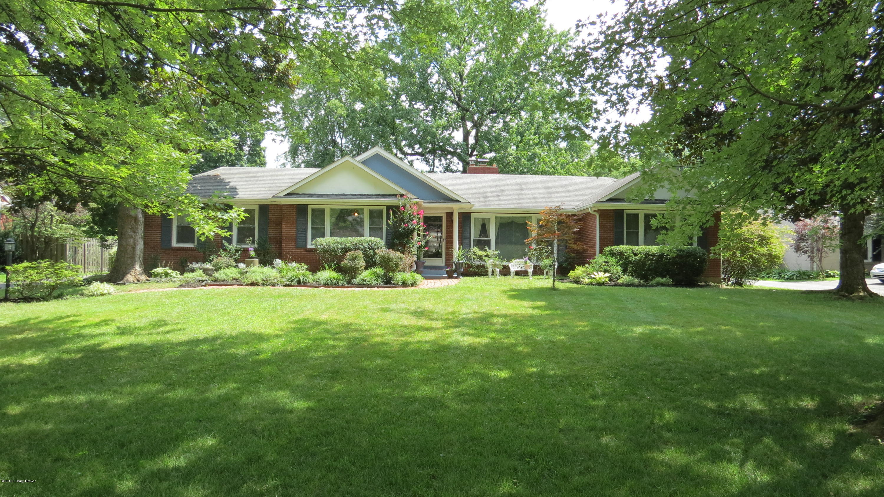 113 North Chadwick Road Louisville, KY 40222 - Photo 23 of 23 Front Yard & House Front