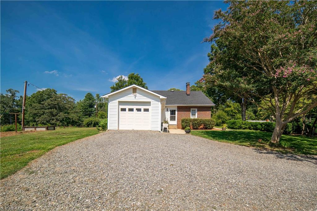 553 Trinity Church Road King, NC 27021 - Photo 4 of 29