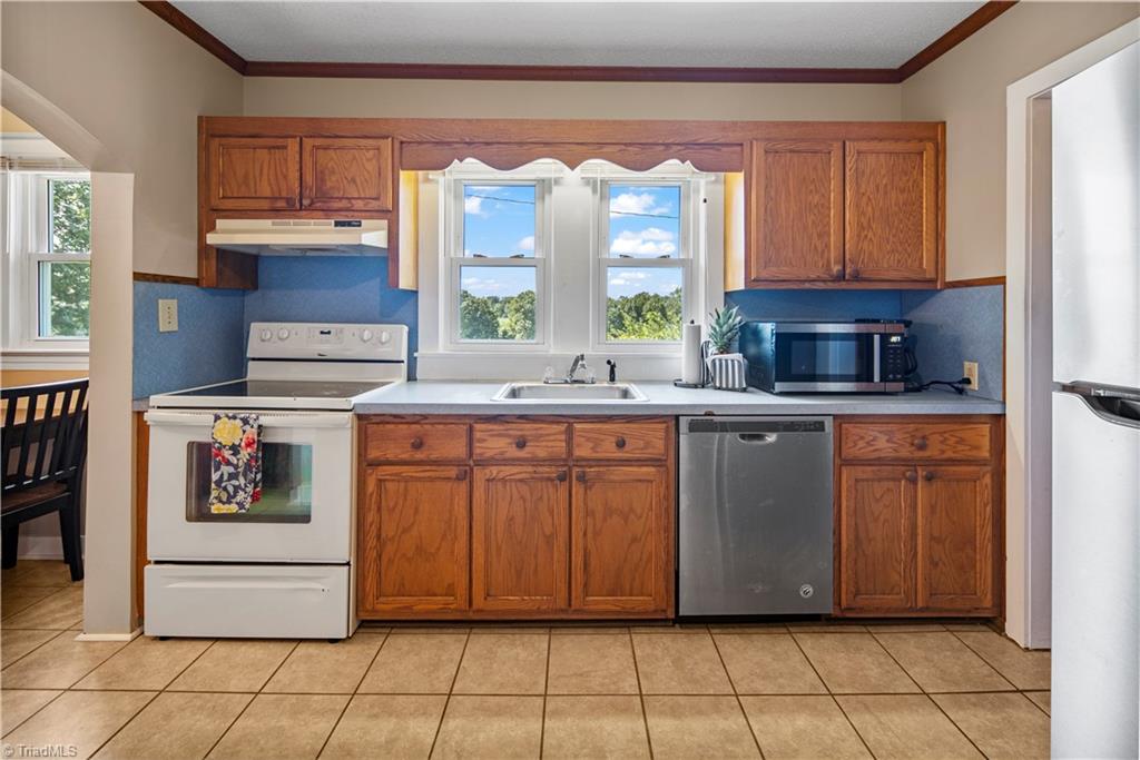 553 Trinity Church Road King, NC 27021 - Photo 8 of 29