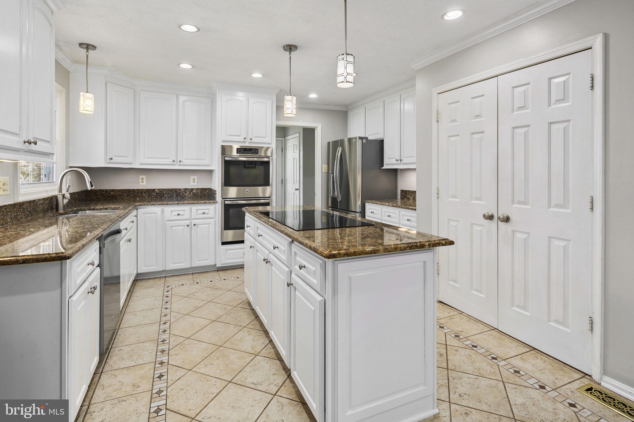 1034 Riva Ridge Drive Great Falls, VA 22066 - Photo 8 of 40