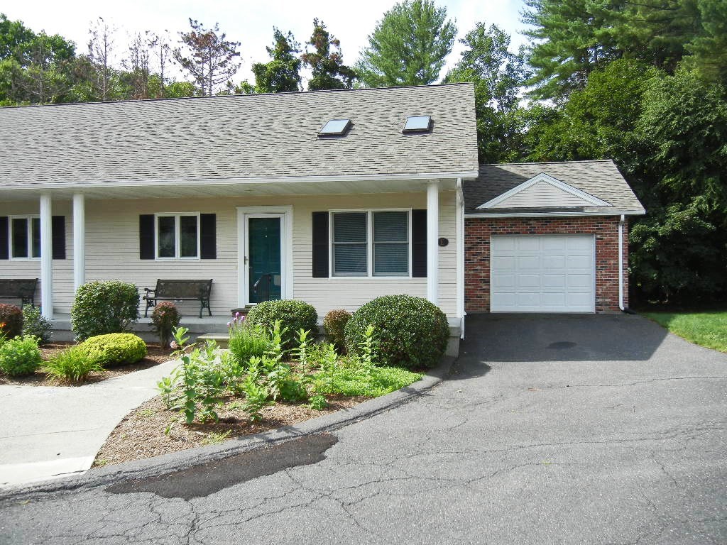 399 Bridge Road, Unit E Northampton, MA 01062 - Photo 1 of 17 front view of a house