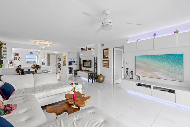 $525,000 | 1523 East Hillsboro Boulevard, Unit 634, Deerfield Beach, FL 33441