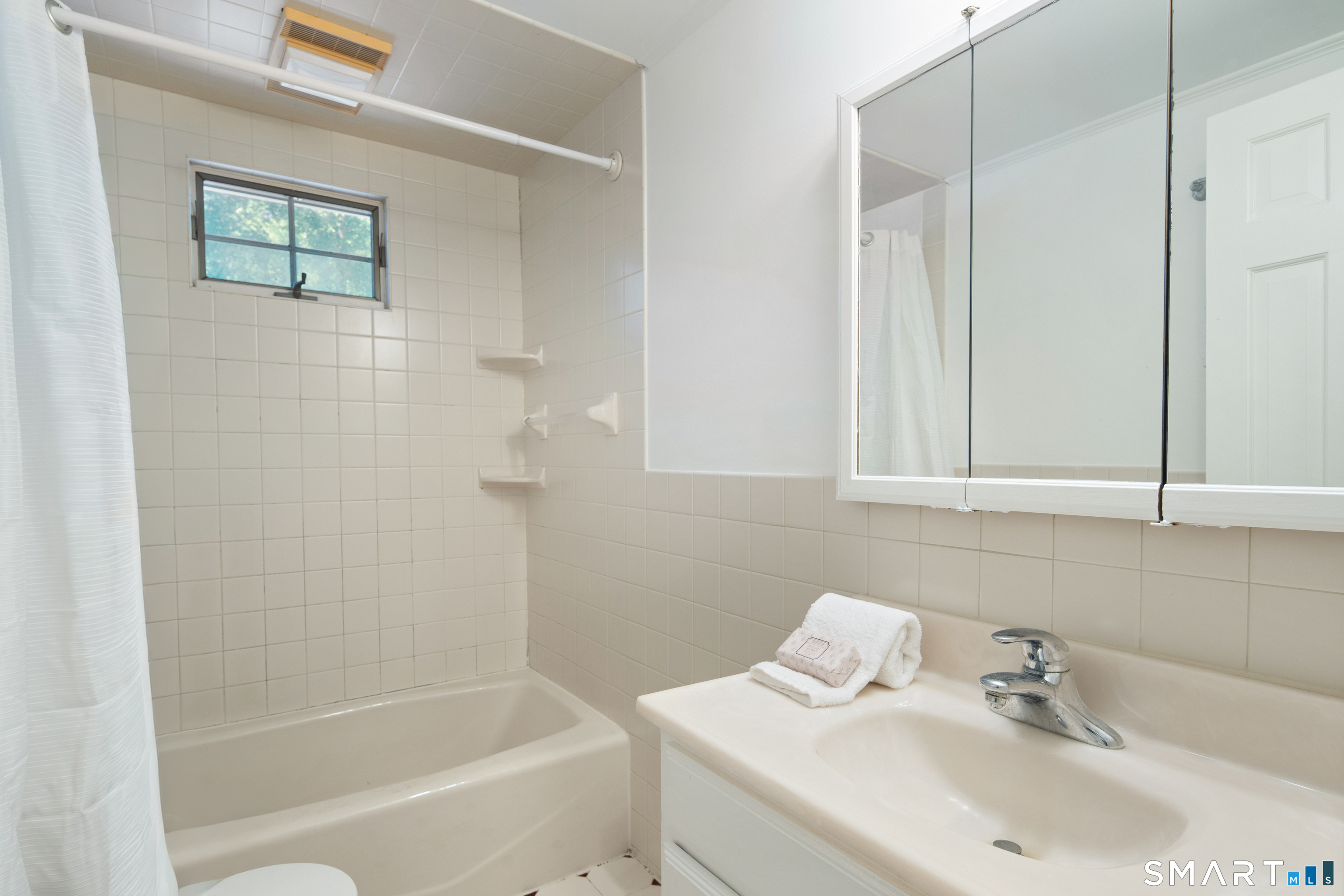 22 Powder Horn Road Norwalk, CT 06850 - Photo 26 of 37