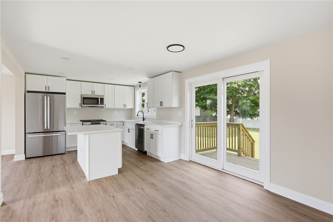 533 Scituate Avenue Cranston, RI 02921 - Photo 8 of 44