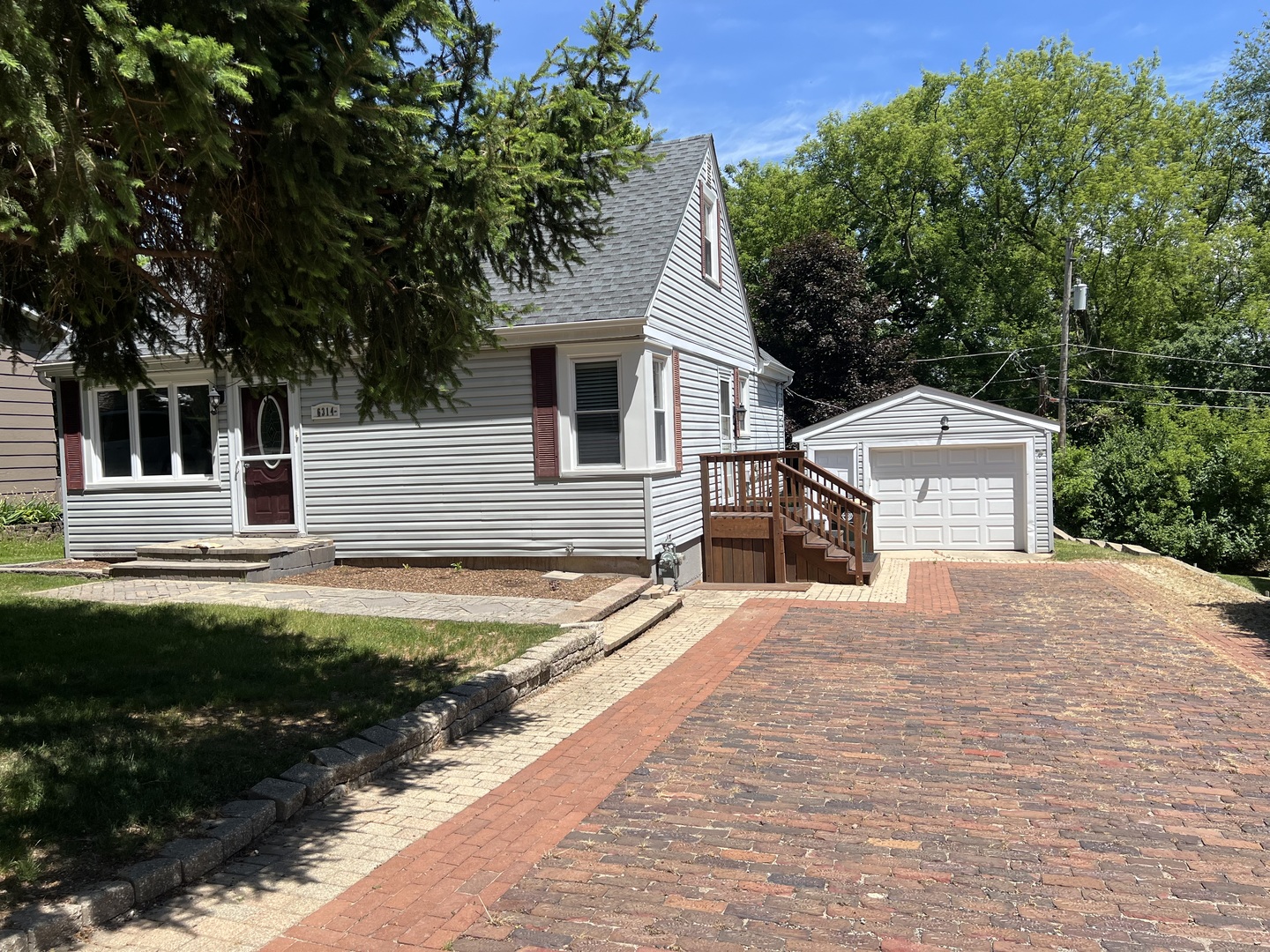 6314 Hillcrest Road Cary, IL 60013 - Photo 1 of 19