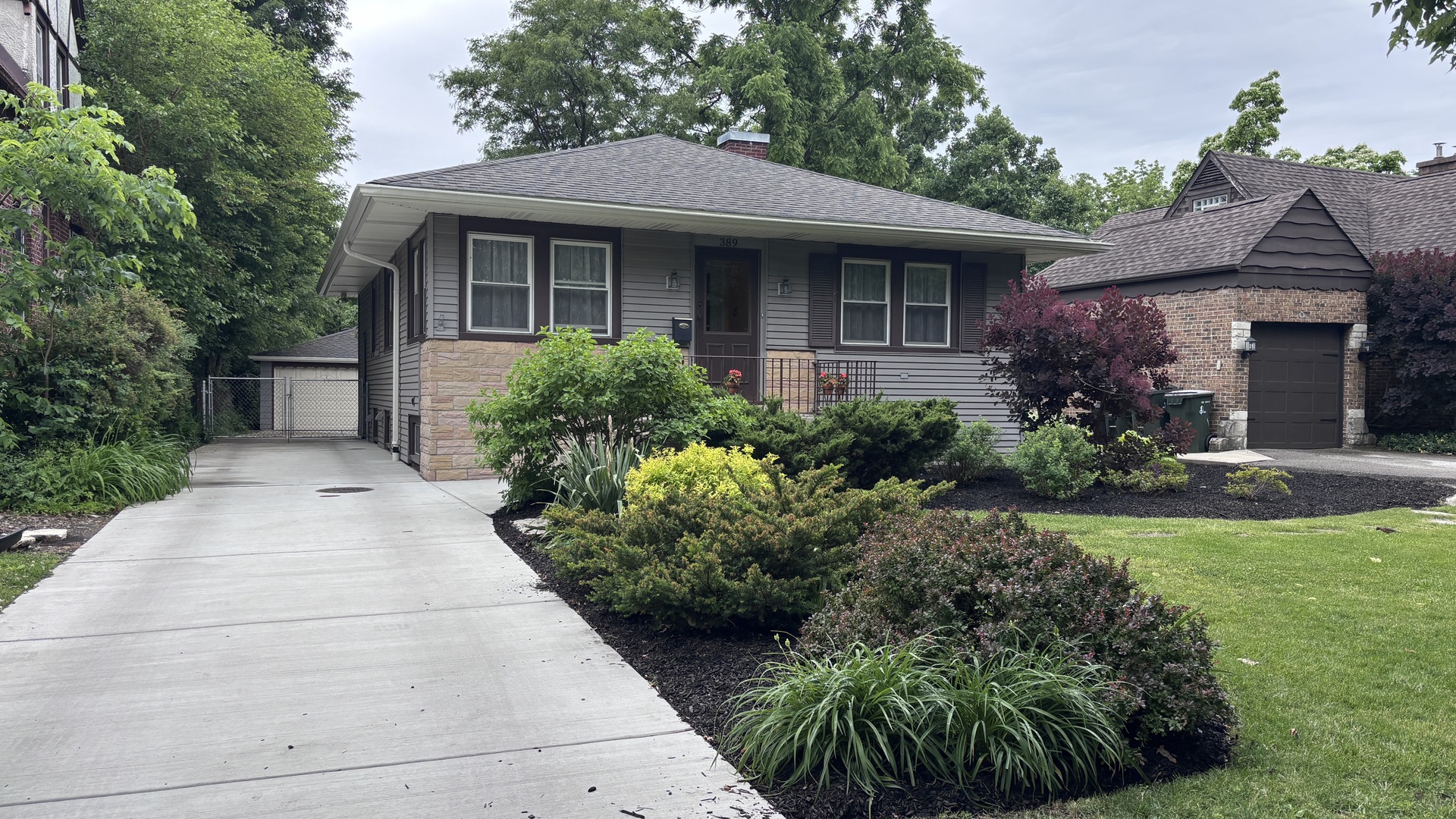 389 Addison Road Riverside, IL 60546 - Photo 2 of 15