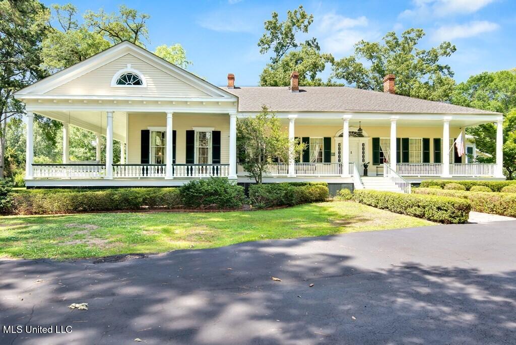 551 John R Junkin Drive Natchez, MS 39120 - Photo 3 of 67 20240346_2