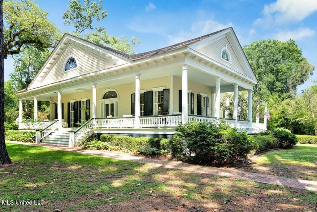 551 John R Junkin Drive Natchez, MS 39120 - Photo 6 of 67 20240346_5