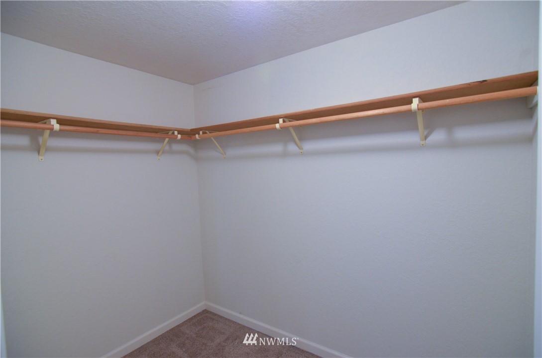 5289 Southwest Lake Helena Road Port Orchard, WA 98367 - Photo 11 of 15 Gallery Image 11
