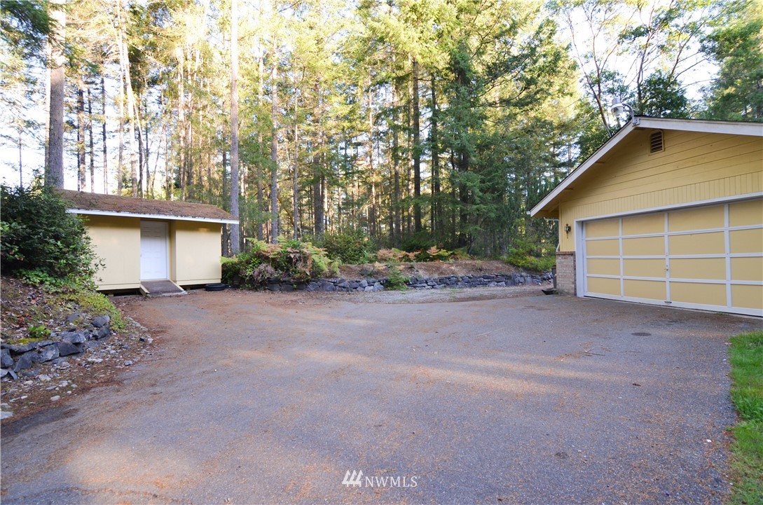 5289 Southwest Lake Helena Road Port Orchard, WA 98367 - Photo 4 of 15 Gallery Image 4