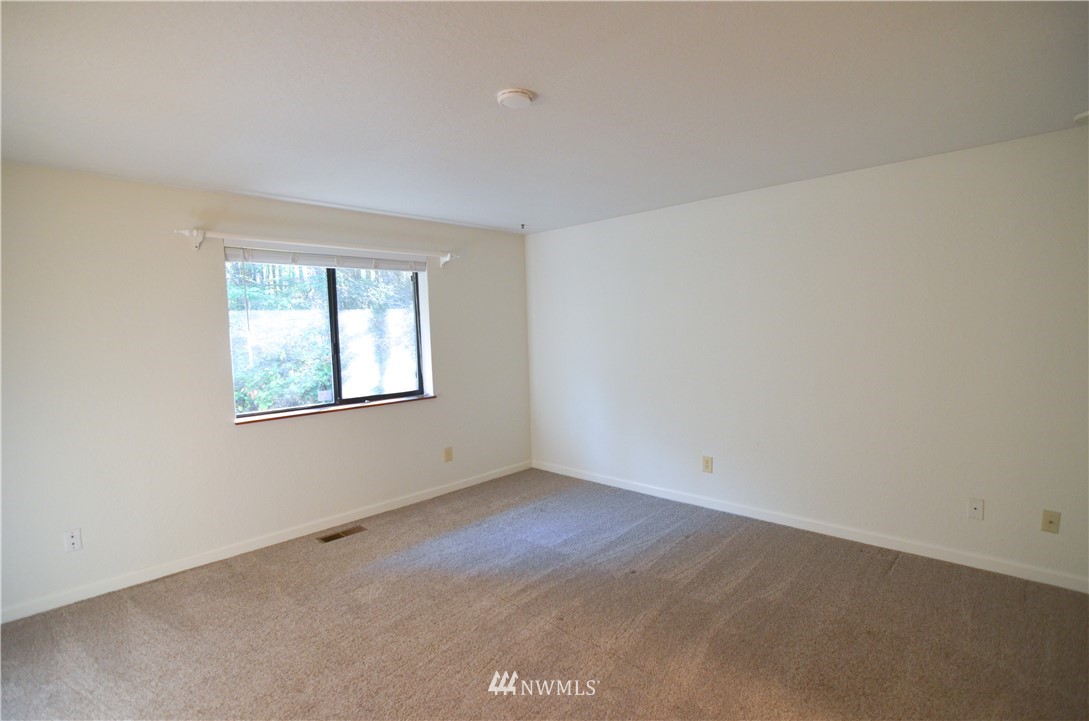 5289 Southwest Lake Helena Road Port Orchard, WA 98367 - Photo 10 of 15 Gallery Image 10