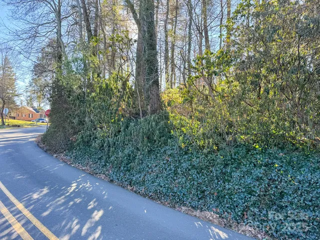 $74,000 | Lot 7 Balsam Road, Hendersonville, NC 28792