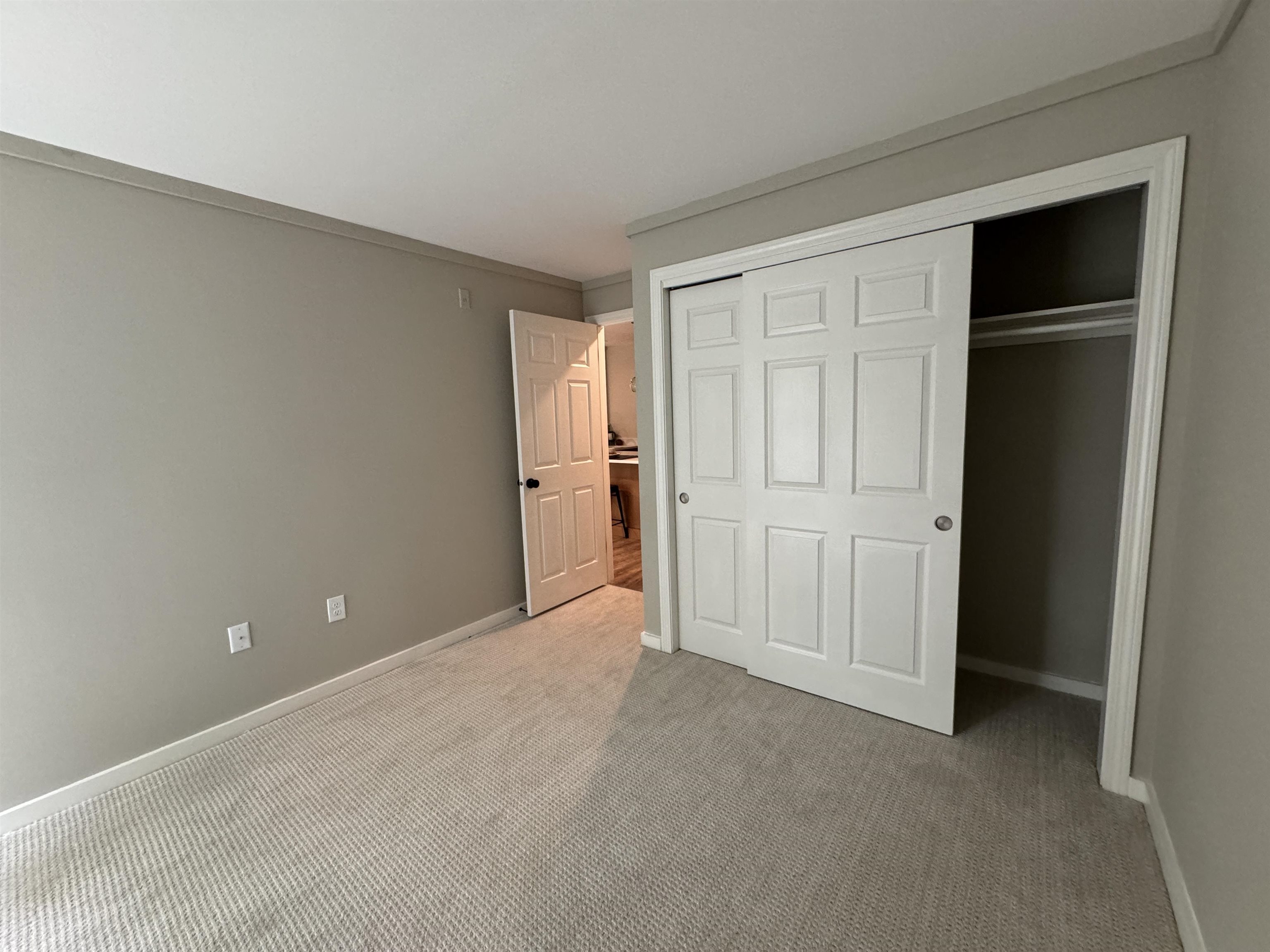 30 Wolf Road, Unit 612 Lebanon, NH 03766 - Photo 22 of 37
