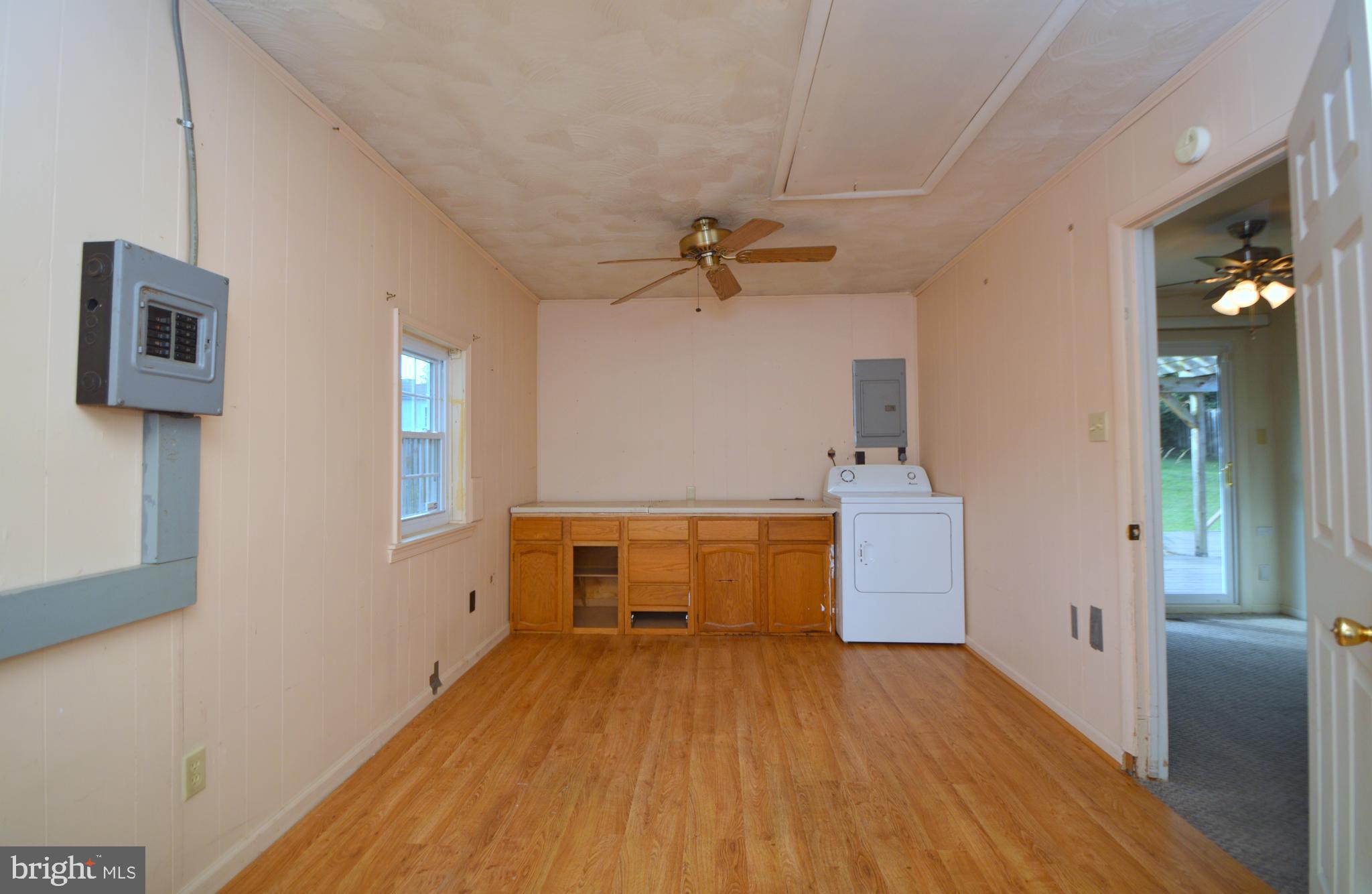 607 West Beech Road Sterling, VA 20164 - Photo 7 of 24 Garage with platform floor