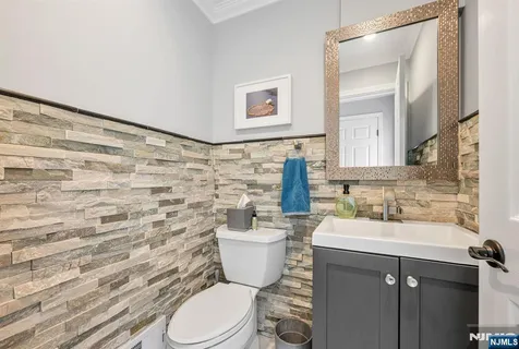 $775,000 | 94 Heather Lane, Wyckoff, NJ 07481