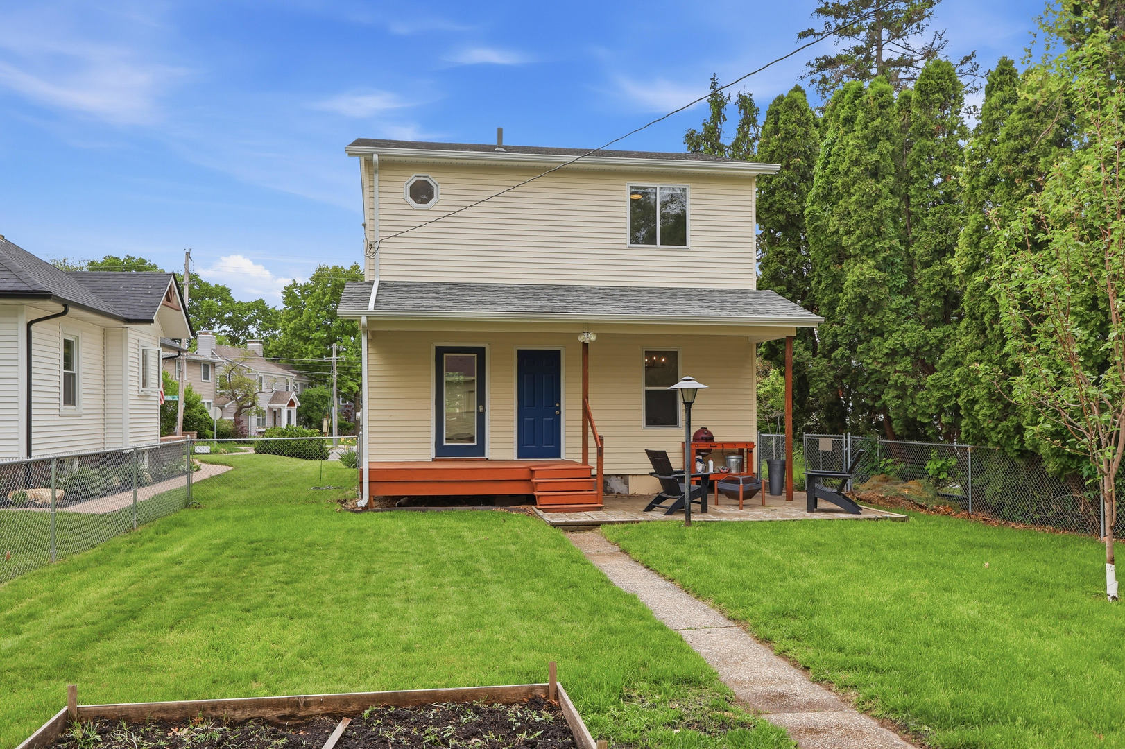 2810 Middle Road Davenport, IA 52803 - Photo 4 of 32