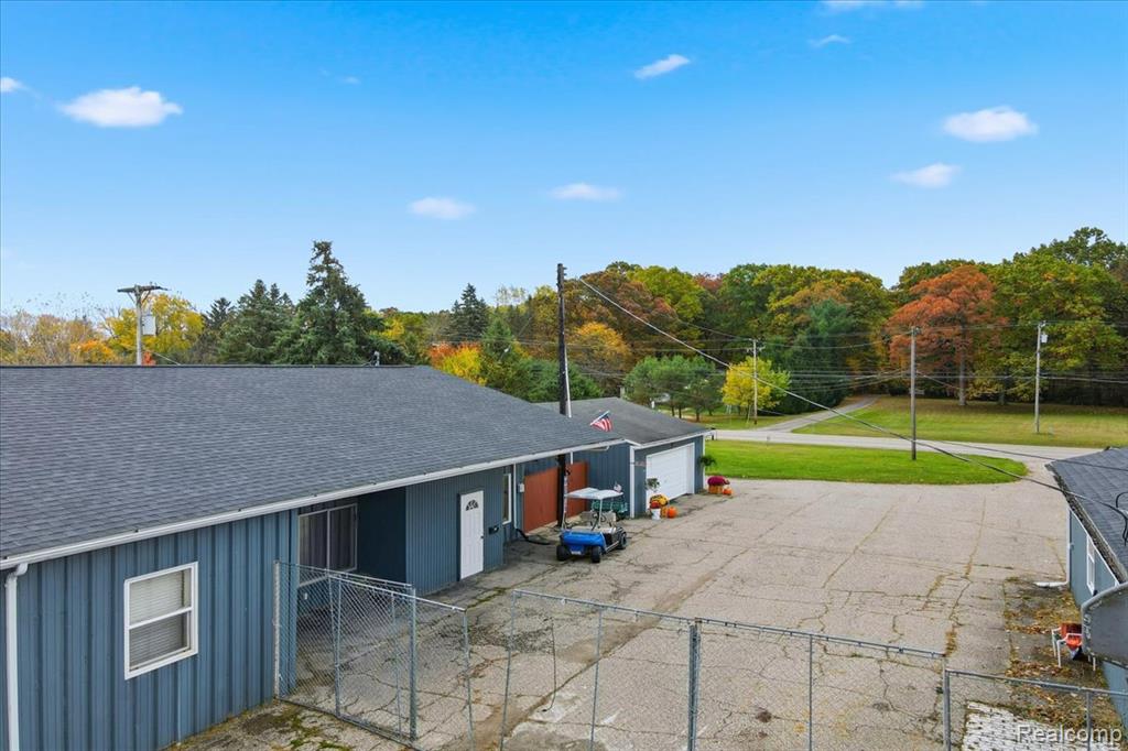 4718 Davison Road Lapeer, MI 48446 - Photo 9 of 36