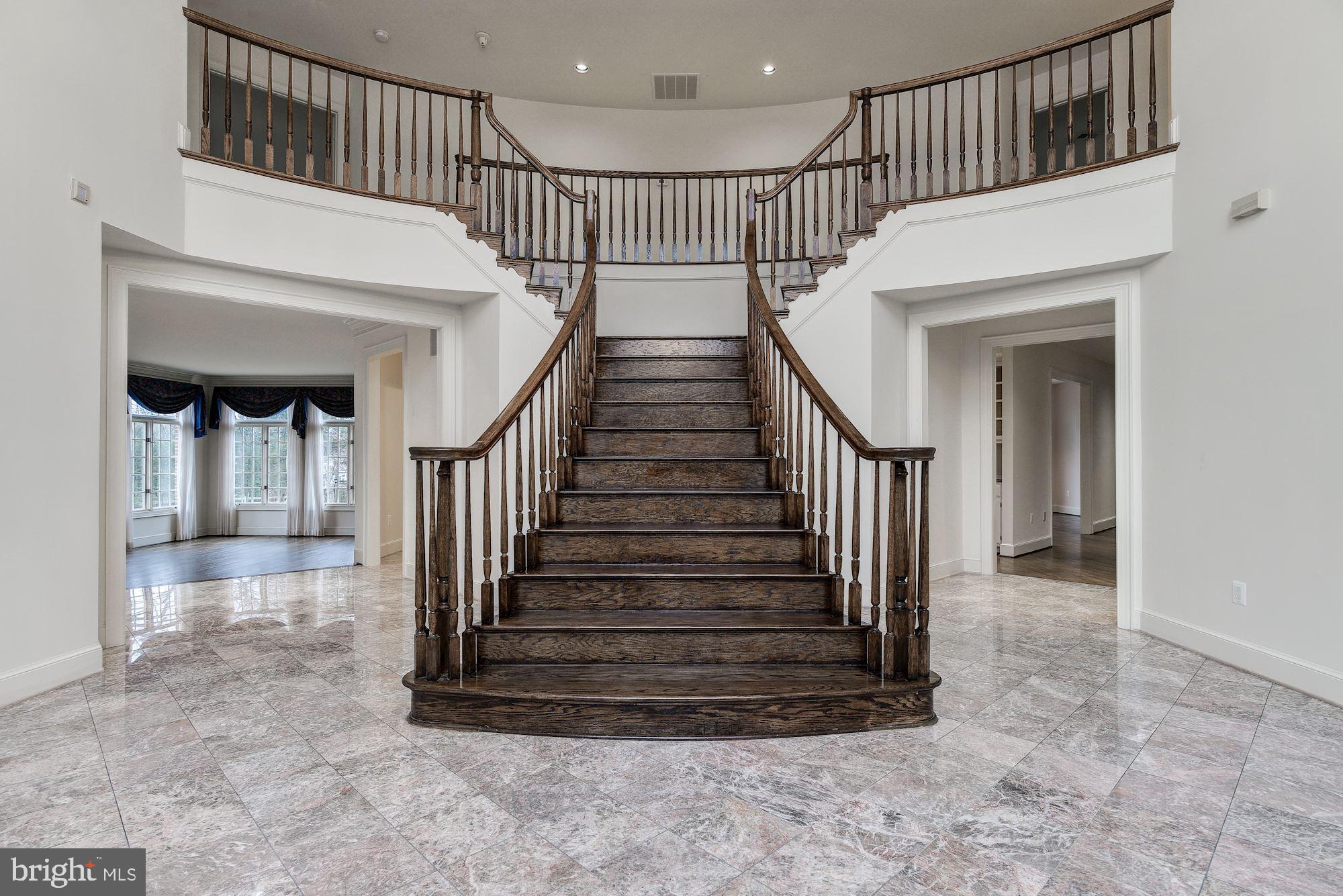 10111 South Glen Road Potomac, MD 20854 - Photo 5 of 36 2 Story Marble Foyer