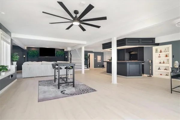 $885,000 | 5929 North Mattox Road, Kansas City, MO 64151