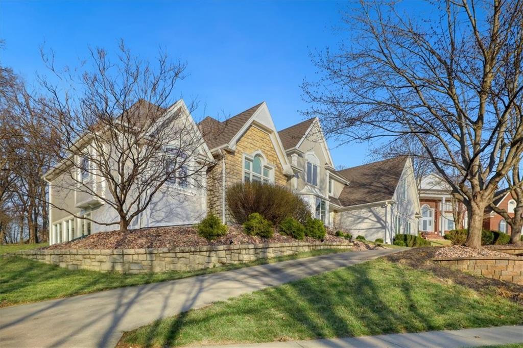 5929 North Mattox Road Kansas City, MO 64151 - Photo 4 of 57