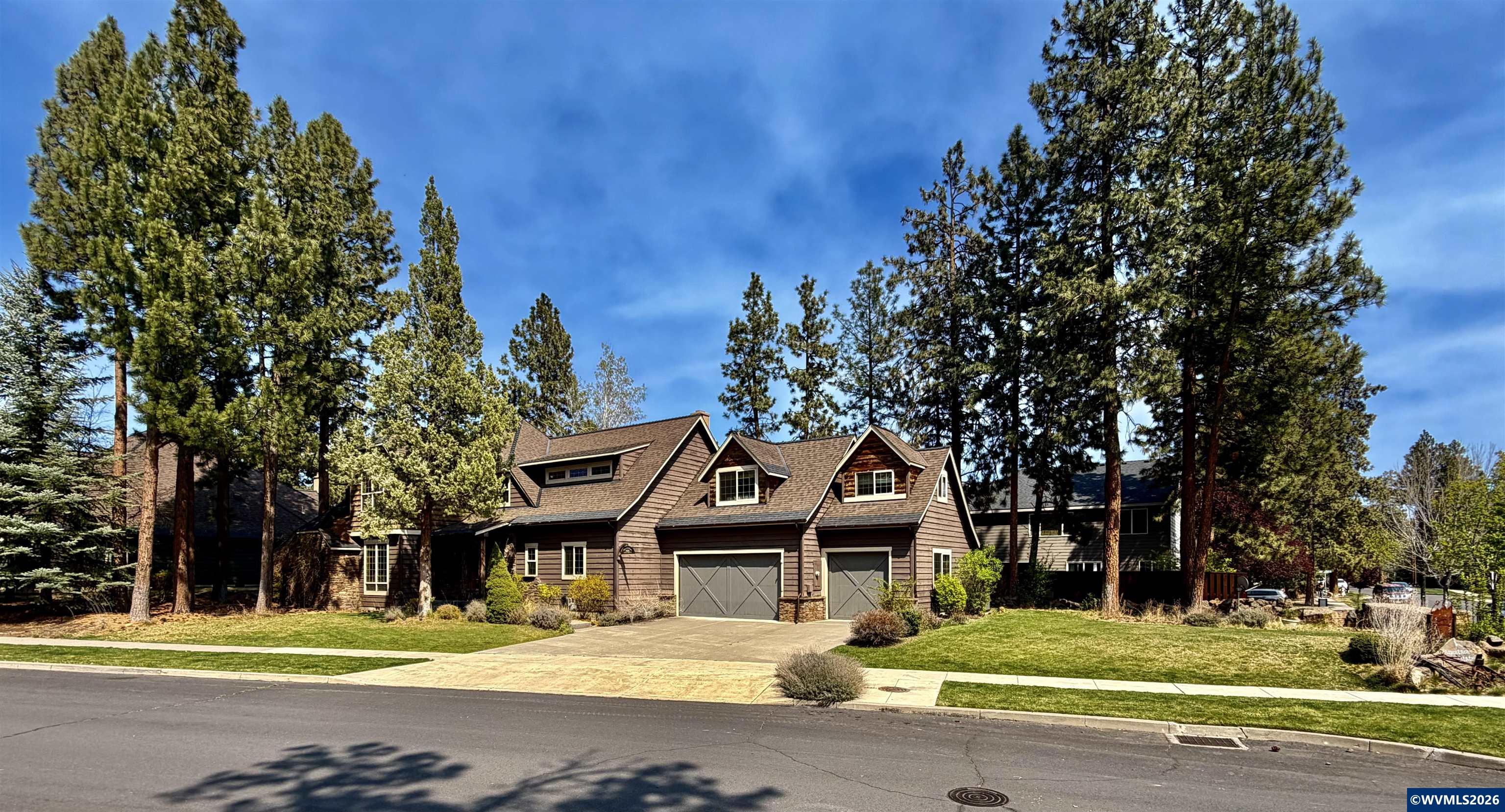 61212 Gorge View Street Bend, OR 97702 - Photo 3 of 9