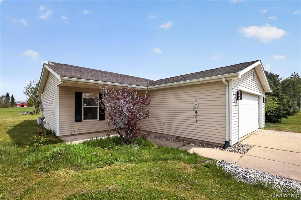 45196 76th Avenue Decatur, MI 49045 - Photo 4 of 23