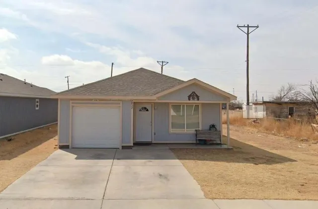 $1,199 | 2832 East 7th Street, Lubbock, TX 79403