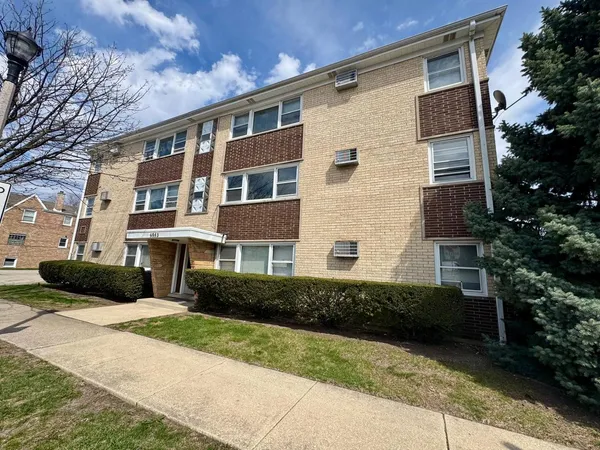 $1,800 | 6543 16th Street, Unit 6, Berwyn, IL 60402