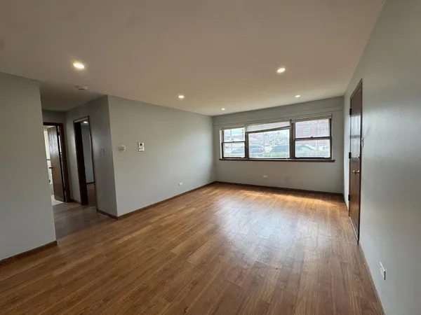$1,800 | 6543 16th Street, Unit 6, Berwyn, IL 60402