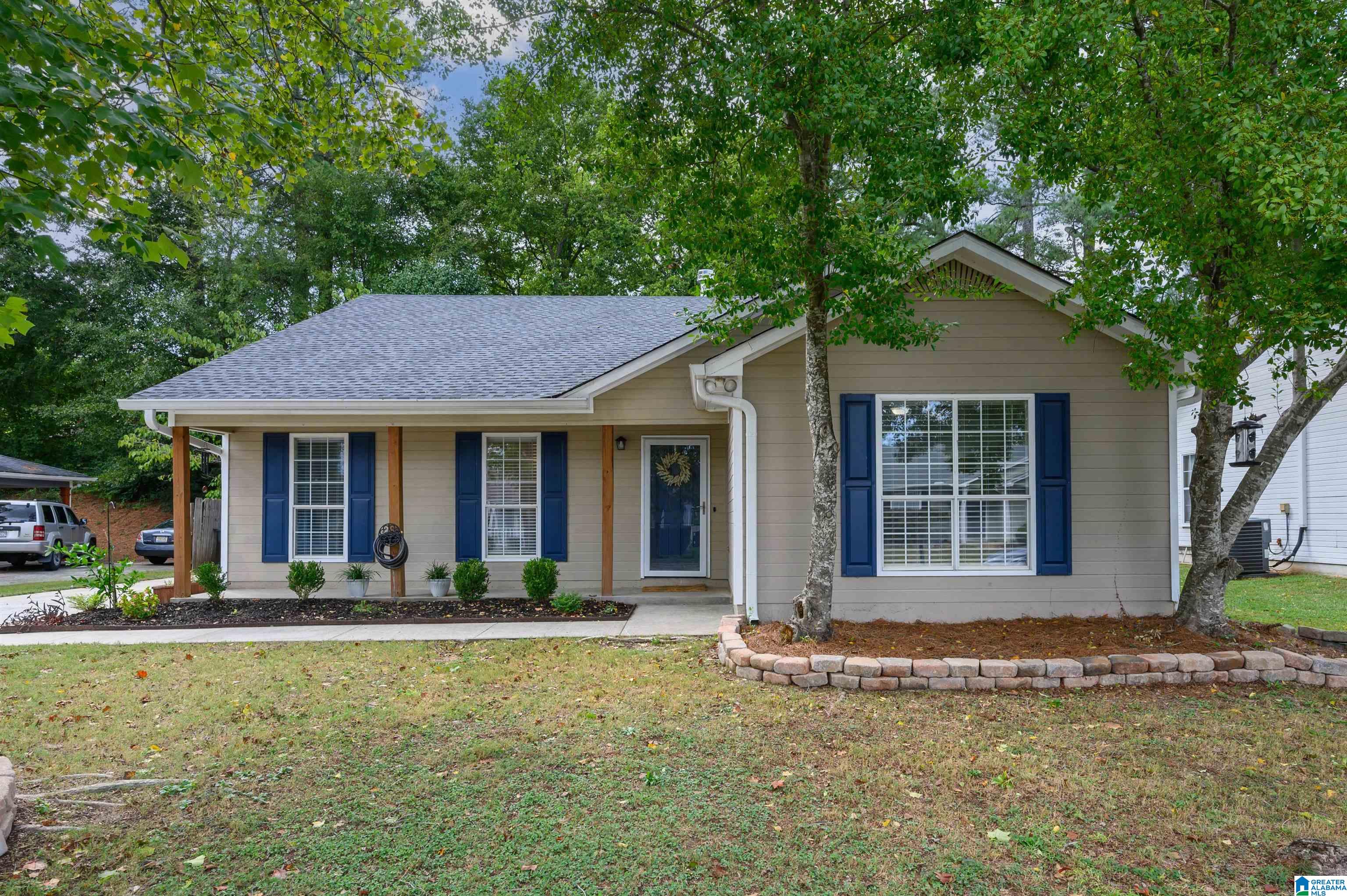126 Cambridge Pointe Circle Alabaster, AL 35007 - Photo 1 of 15