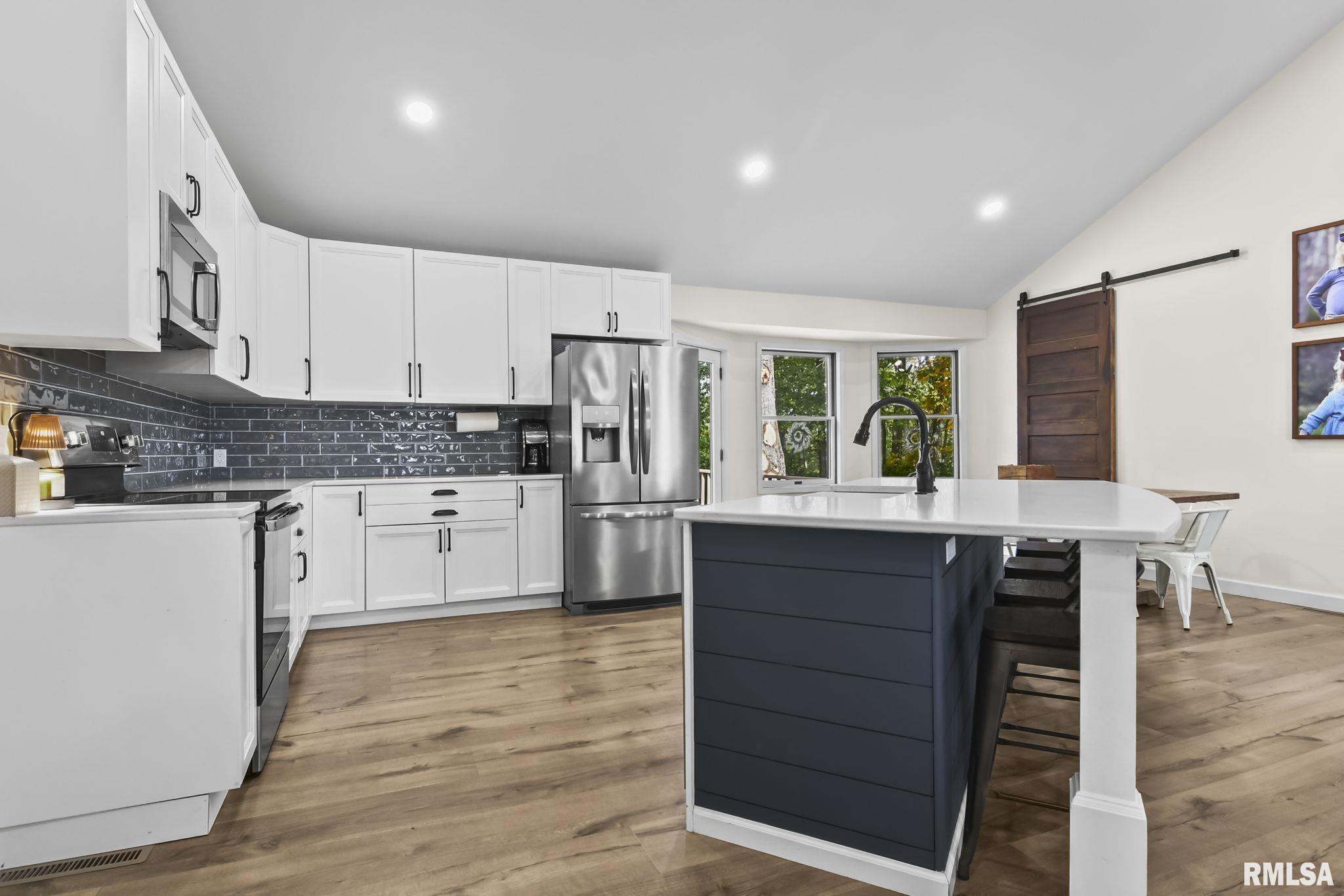 2552 Loami Road Jacksonville, IL 62650 - Photo 14 of 34