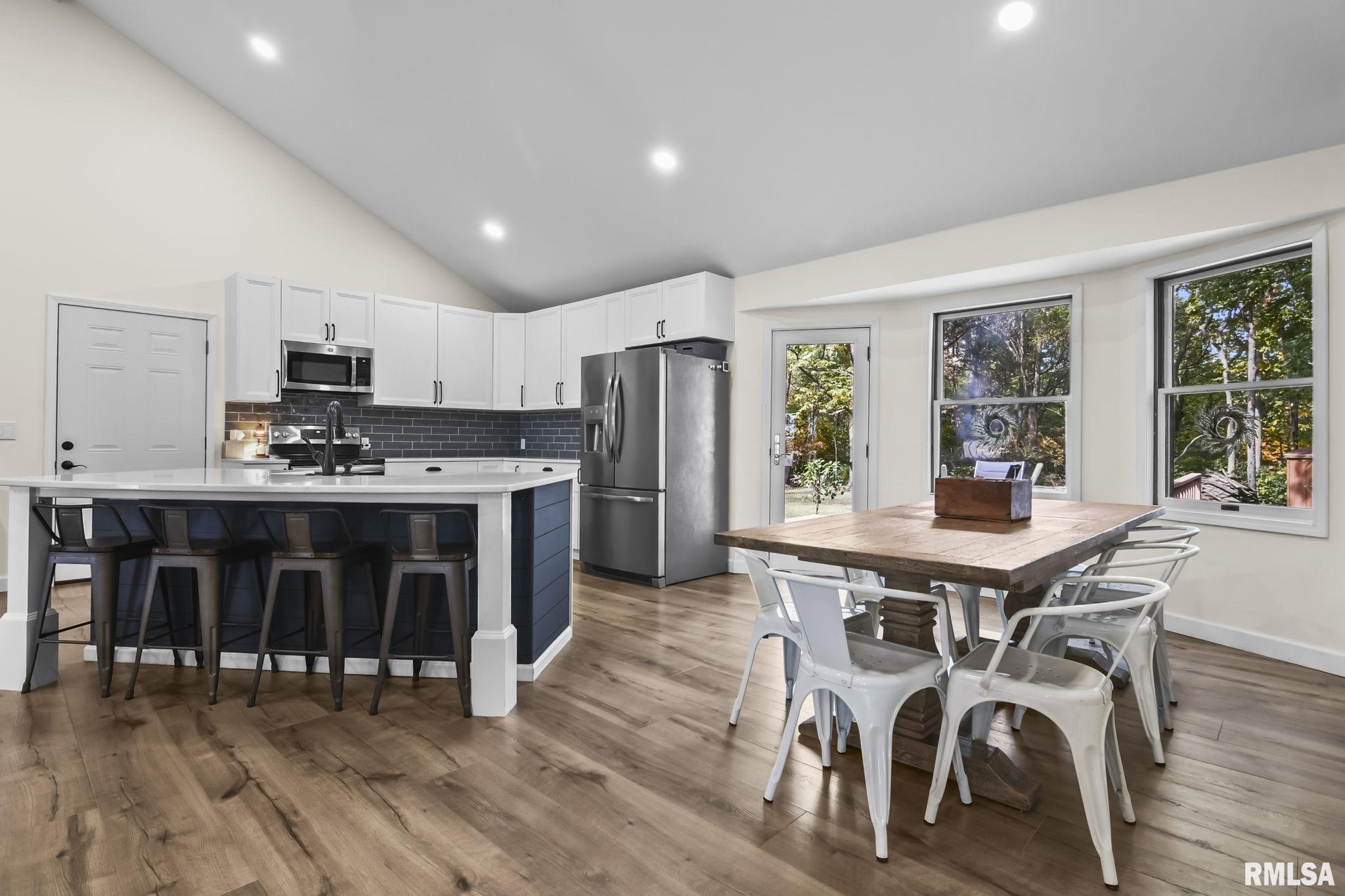 2552 Loami Road Jacksonville, IL 62650 - Photo 17 of 34