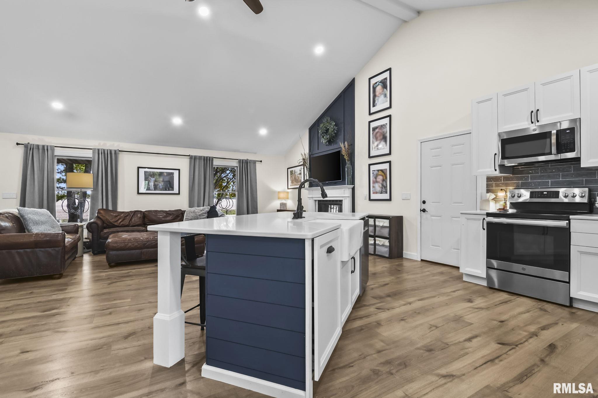 2552 Loami Road Jacksonville, IL 62650 - Photo 18 of 34