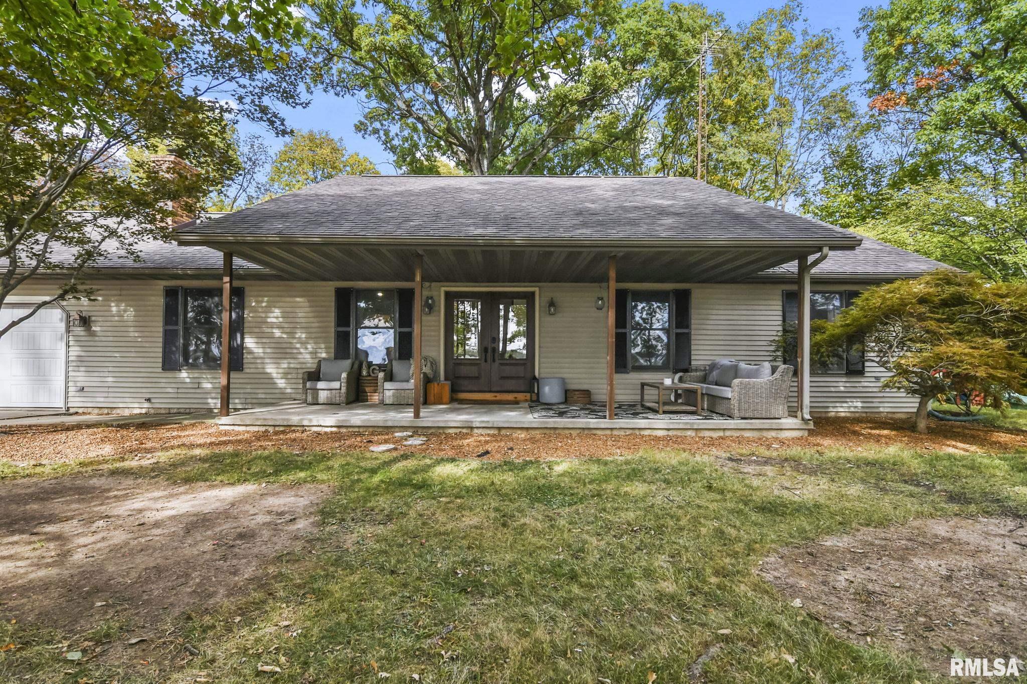 2552 Loami Road Jacksonville, IL 62650 - Photo 2 of 34