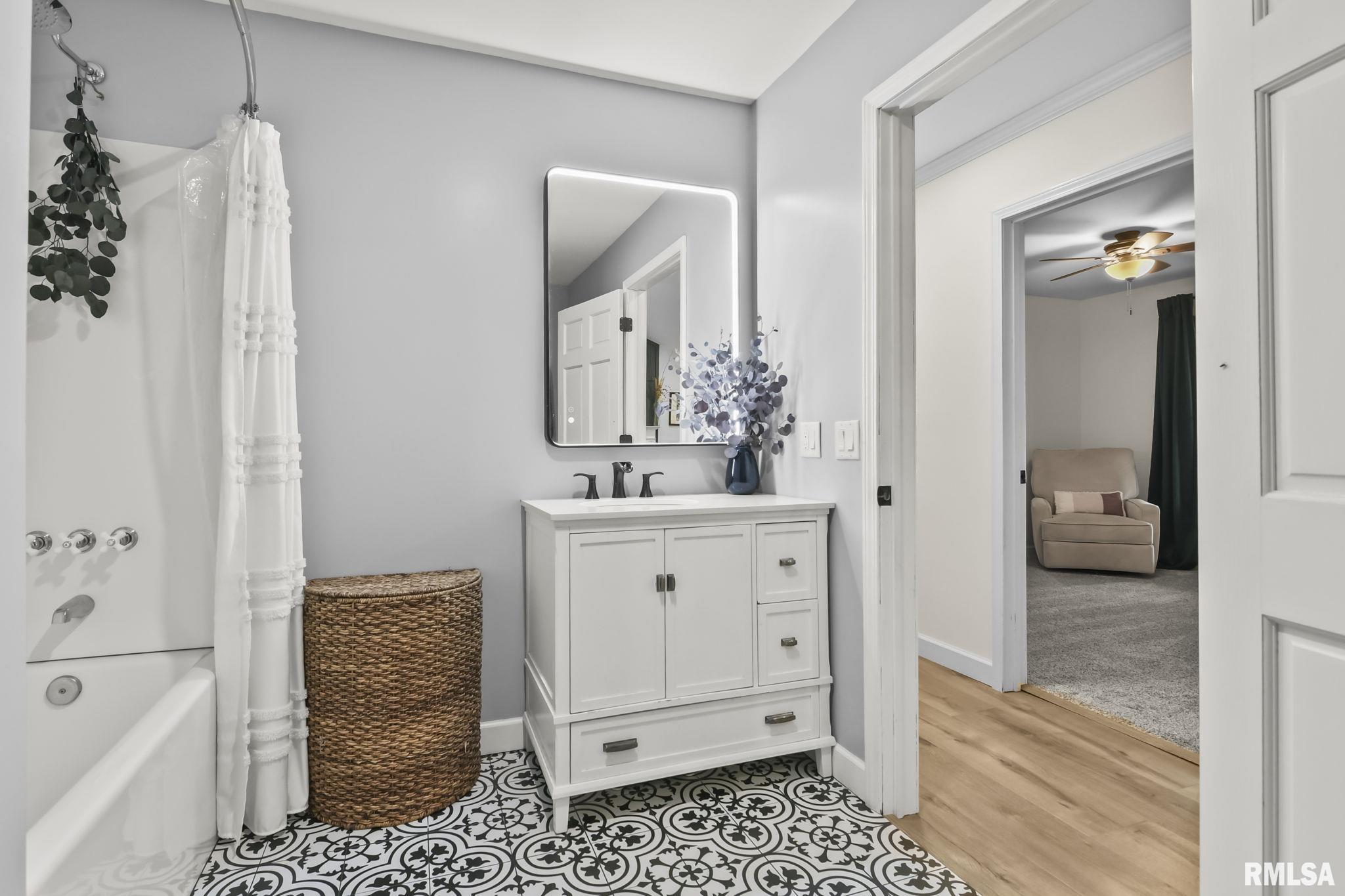 2552 Loami Road Jacksonville, IL 62650 - Photo 24 of 34